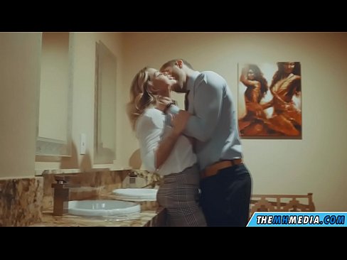❤️ Кад те прсата плавуша заведе у јавном тоалету Порно ат порн sr.courseclass.ru ❤